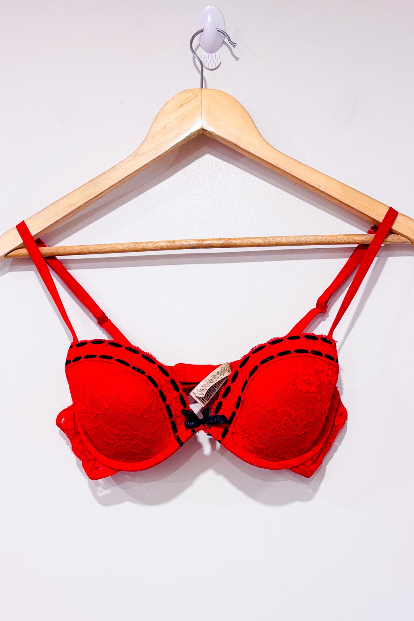 Extra push-up red lace bra (34B) La Senza Online Thrift Store