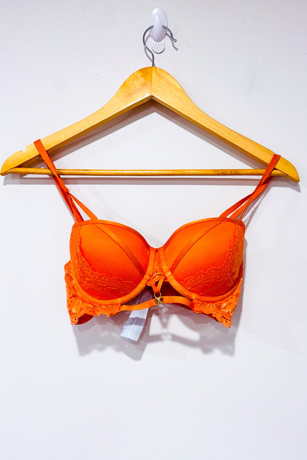 Soutien-gorge orange avec dentelle pigeonnant seconde main - OrangeAngGee- La Penderie du Paradis