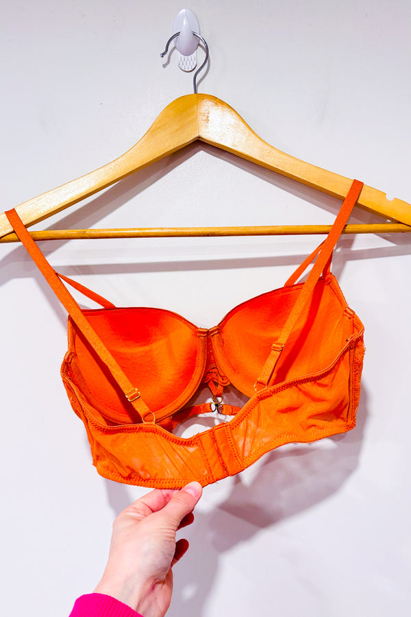 Soutien-gorge orange avec dentelle pigeonnant seconde main - OrangeAngGee- La Penderie du Paradis