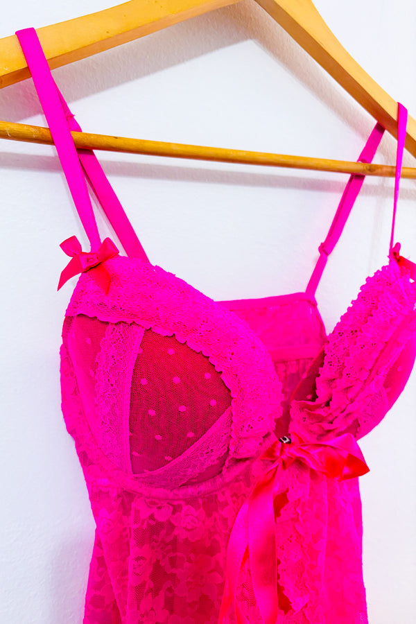 Nuisette pigeonnante rose néon en dentelle* seconde main - La Senza- La Penderie du Paradis
