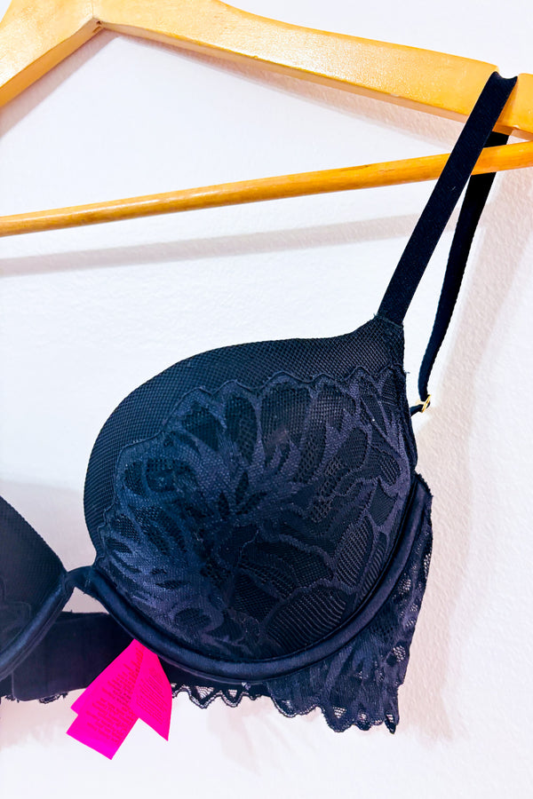 Soutien-gorge noir en dentelle Beyond Sexy seconde main - La Senza- La Penderie du Paradis