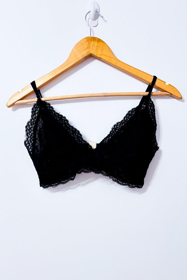 Bralette noire en dentelle seconde main - SWS Streetwear Society- La Penderie du Paradis