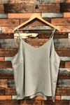 Camisole gris-vert (2X) seconde main Autres 