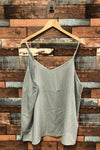 Camisole gris-vert (2X) seconde main Autres 