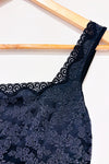 Camisole courte noire fleurie avec dentelle (s)-Arianne-La Penderie du Paradis 🕊