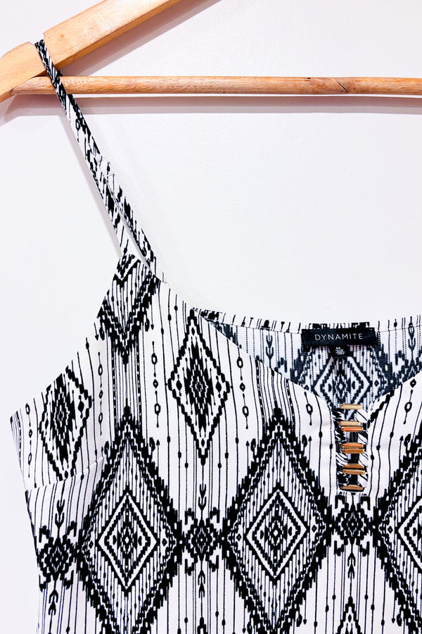 Camisole blanche et noire à motifs (m)-Dynamite-La Penderie du Paradis 🕊