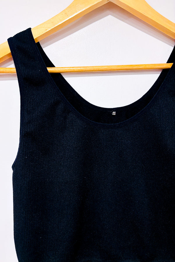 Camisole courte noire côtelée (m/l)-Love Life-La Penderie du Paradis 🕊