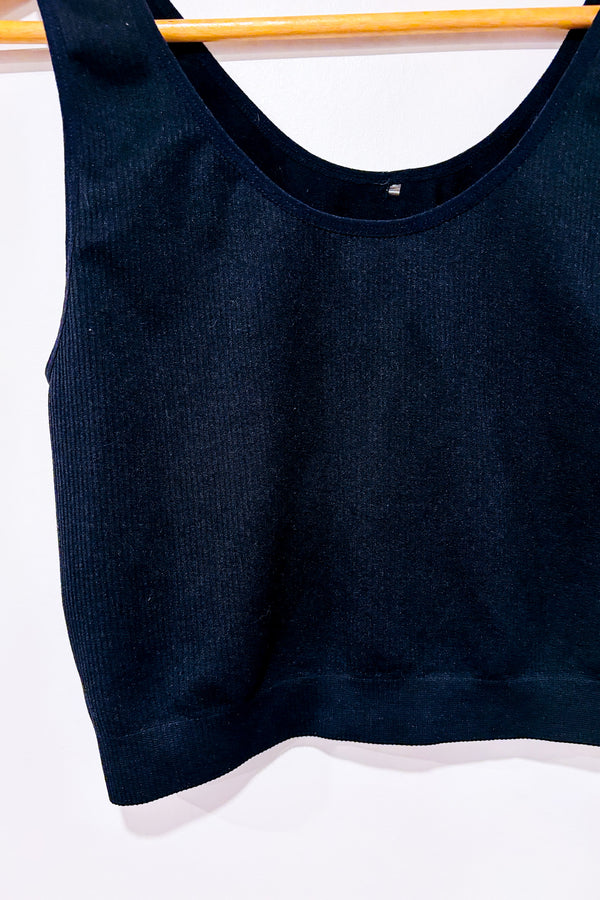 Camisole courte noire côtelée (m/l)-Love Life-La Penderie du Paradis 🕊