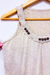 Camisole beige avec col tressé et billes de bois (m)-Dex-La Penderie du Paradis 🕊