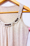 Camisole beige avec col tressé et billes de bois (m)-Dex-La Penderie du Paradis 🕊