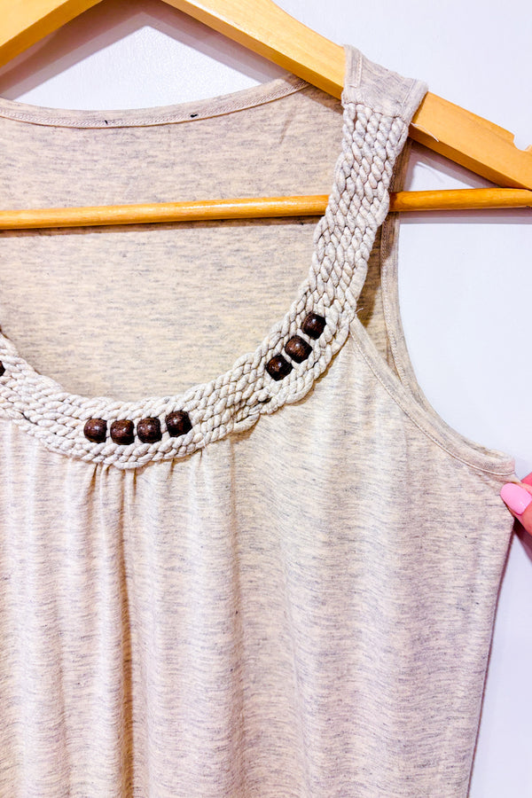 Camisole beige avec col tressé et billes de bois (m)-Dex-La Penderie du Paradis 🕊