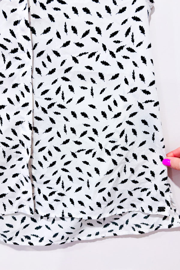 Blouse blanche avec plumes noires seconde main - Monk & Lou- La Penderie du Paradis