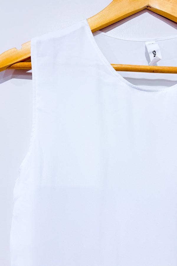 Haut blanc fluide avec boutons à l'épaule seconde main - Mango- La Penderie du Paradis
