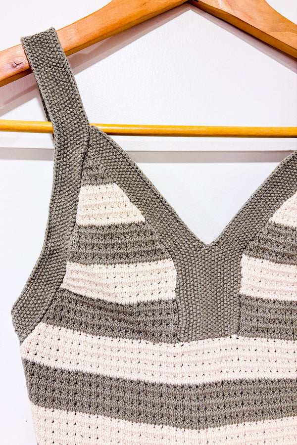 Camisole courte vert sauge et crème rayée en tricot seconde main - NOBO- La Penderie du Paradis