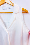 Blouse blanche satinée sans manches seconde main - New York & Company- La Penderie du Paradis