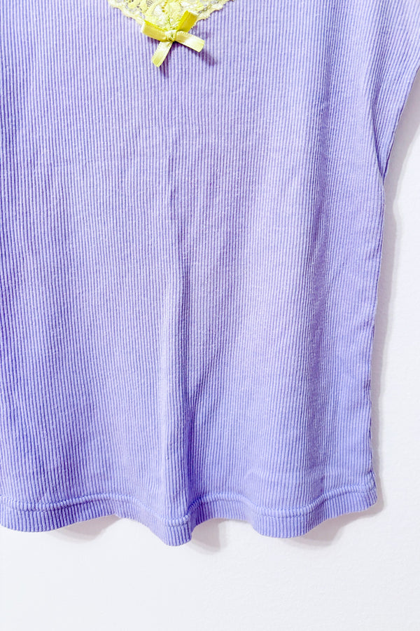 Camisole lilas côtelée à dentelle verte seconde main - Autres- La Penderie du Paradis