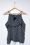 Camisole fluide à volant et motifs (l) -- La Penderie du Paradis ?