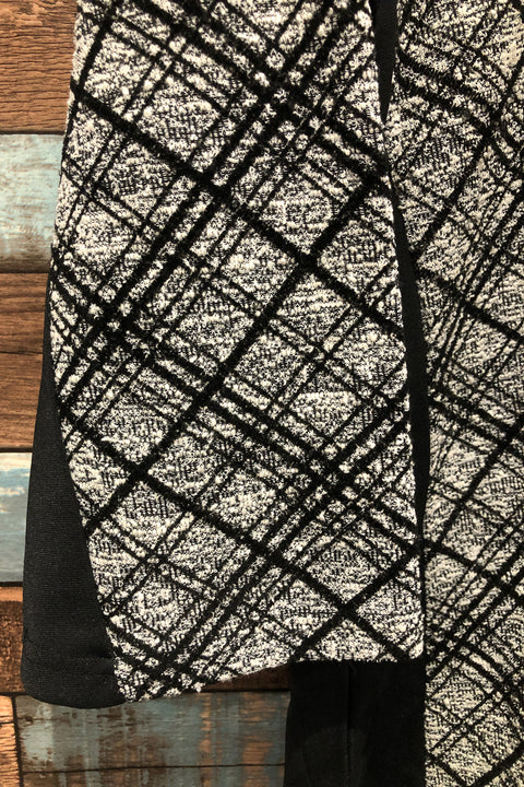 Chandail texturé gris et noir à carreaux avec collet blanc (xl) seconde main Marie Claire   