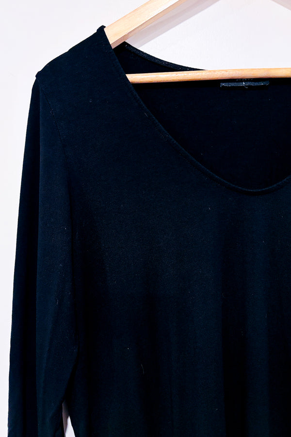 Chandail noir (l)-Studio-La Penderie du Paradis 🕊