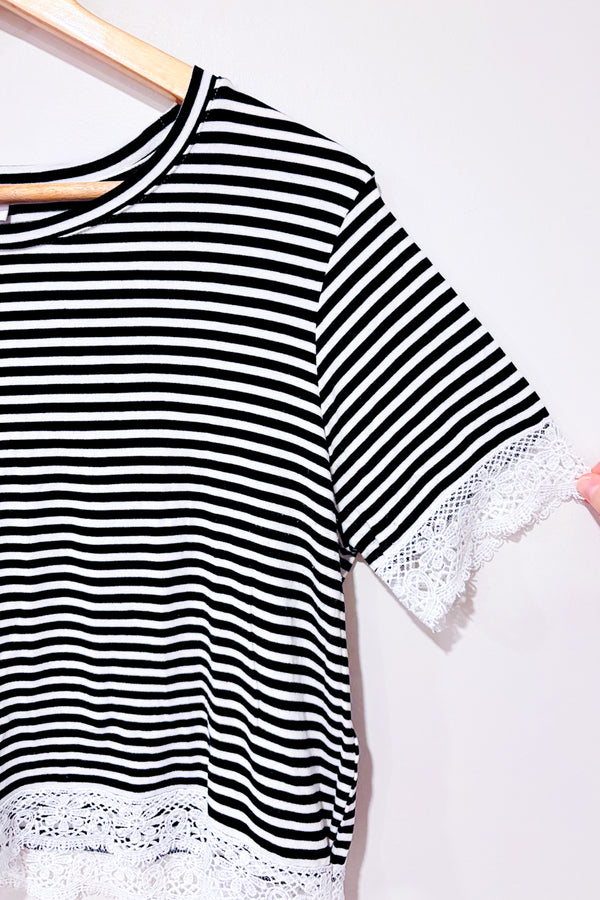 T-shirt court blanc et noir rayé (s)-Ardene-La Penderie du Paradis 🕊