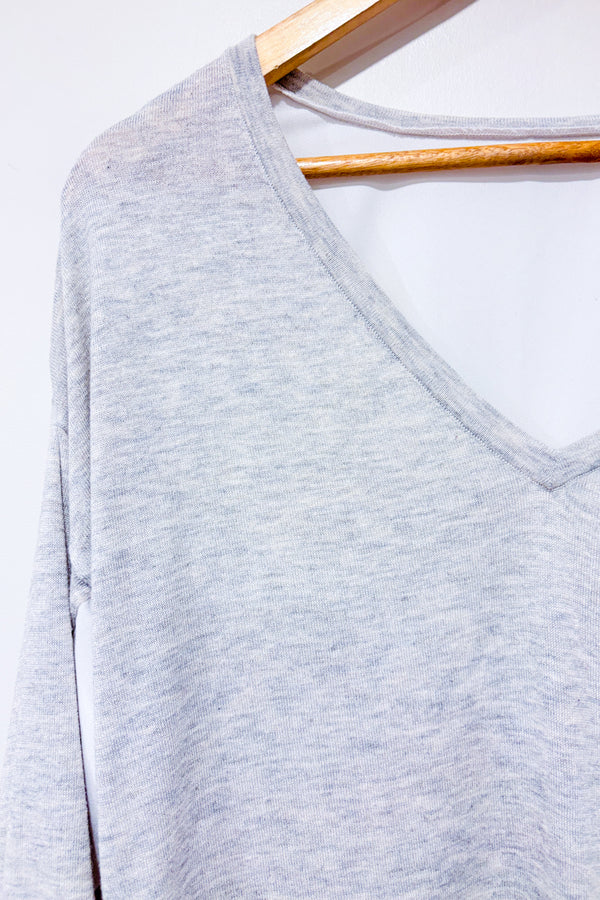 Chandail gris et blanc (l/xl)-Autres-La Penderie du Paradis 🕊