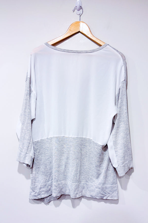 Chandail gris et blanc (l/xl)-Autres-La Penderie du Paradis 🕊