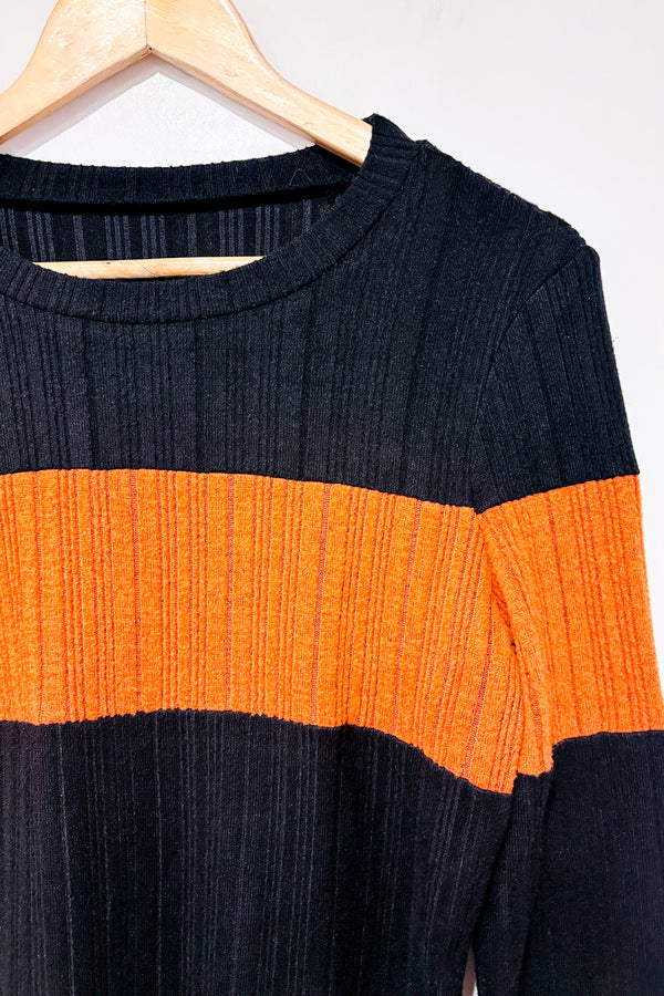 Chandail noir et orange (l)-Autres-La Penderie du Paradis 🕊