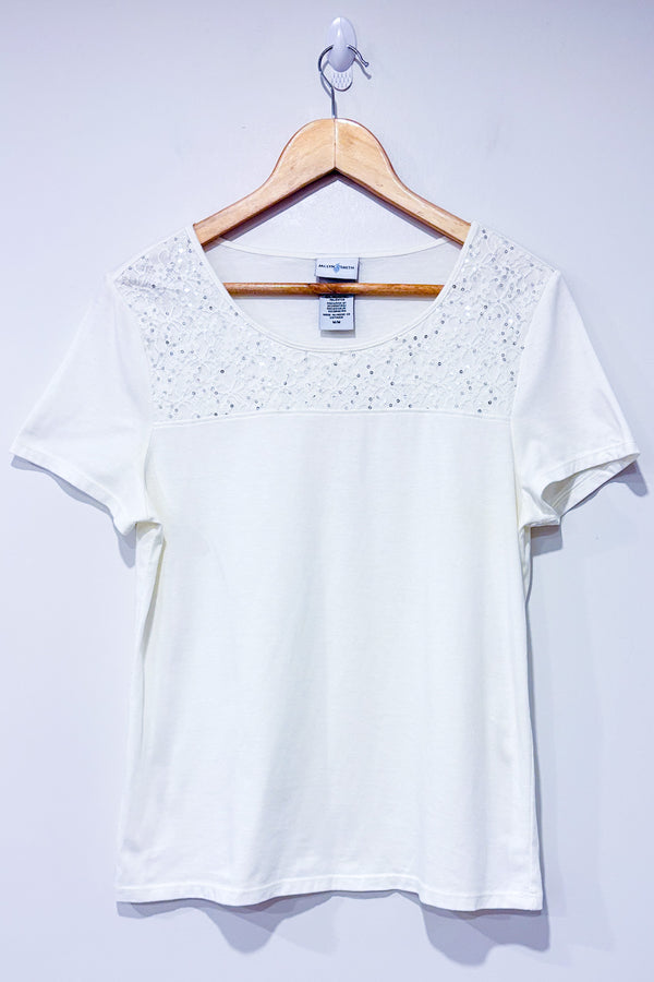 T-shirt blanc avec dentelle et paillettes (m)-Jaclyn Smith-La Penderie du Paradis 🕊