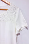 T-shirt blanc avec dentelle et paillettes (m)-Jaclyn Smith-La Penderie du Paradis 🕊