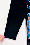 Chandail noir avec fleur bleue (s)-Tricotto-La Penderie du Paradis 🕊