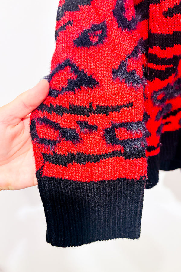 Chandail rouge et noir en tricot avec fausse fourrure (l)-Reitmans-La Penderie du Paradis 🕊