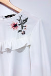 Haut crème avec broderie fleurie (m)-Vero Moda-La Penderie du Paradis 🕊