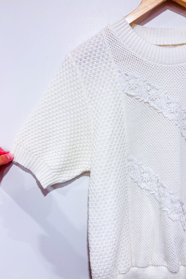 T-shirt crème en tricot avec fleurs en dentelle (m/l)-Autres-La Penderie du Paradis 🕊