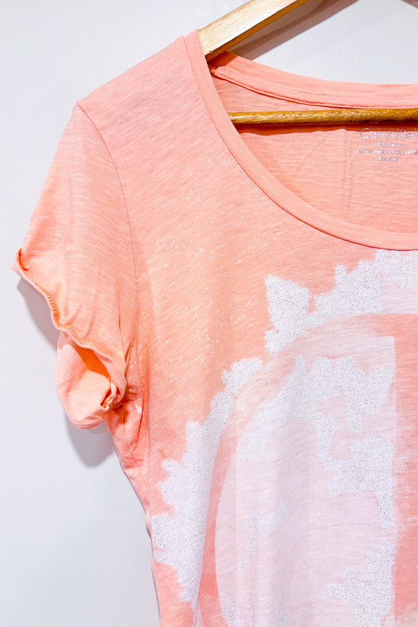 T-shirt rose pâle avec paillettes et logo (m)-Calvin Klein-La Penderie du Paradis 🕊