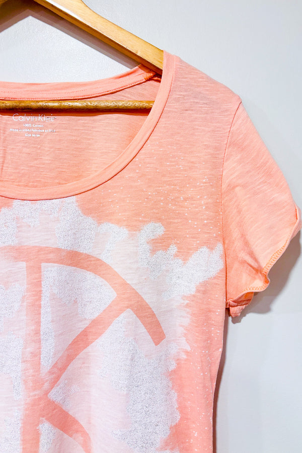 T-shirt rose pâle avec paillettes et logo (m)-Calvin Klein-La Penderie du Paradis 🕊