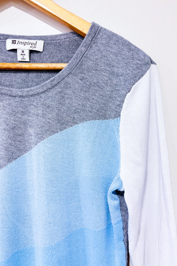 Chandail blanc gris et bleu (m)-Inspired Style-La Penderie du Paradis 🕊