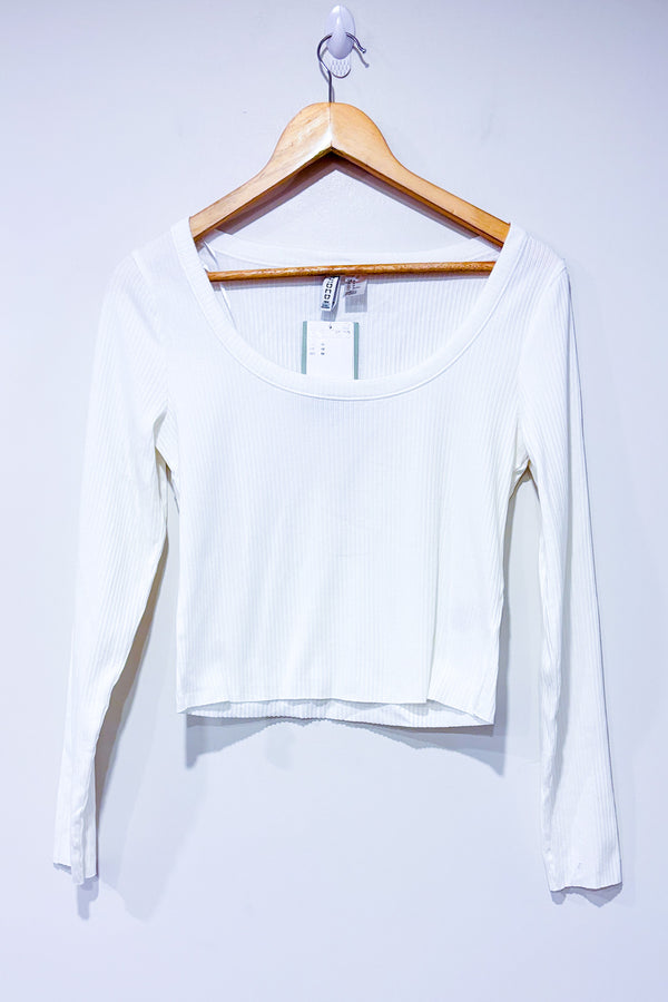 Chandail blanc court côtelé (m)-H&M-La Penderie du Paradis 🕊