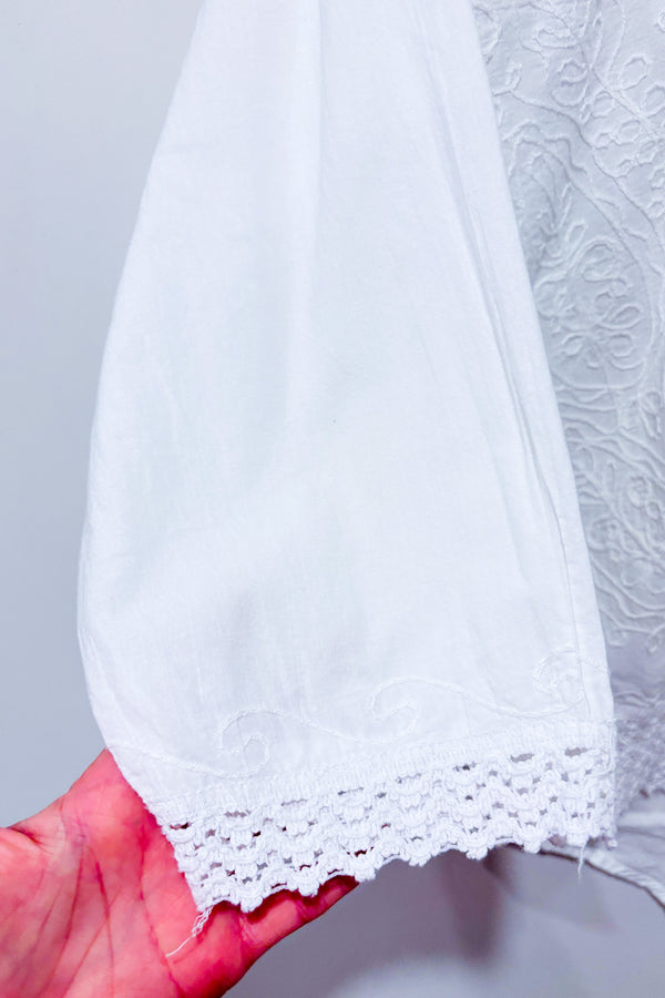 Haut blanc avec broderie fleurie (l)-Autres-La Penderie du Paradis 🕊