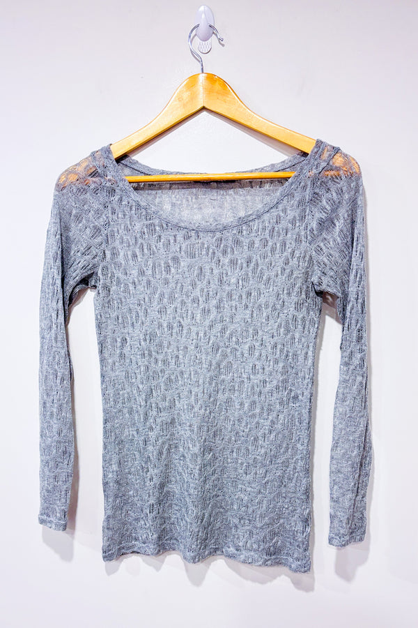 Chandail gris en maille légère (s) seconde main - Smart Set- La Penderie du Paradis