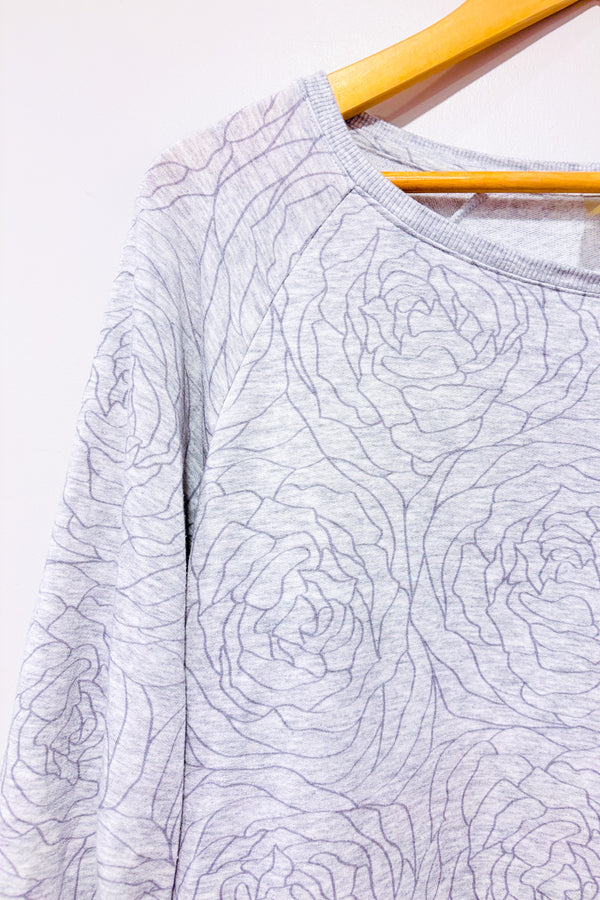 Chandail gris fleuri en coton ouaté seconde main - Reitmans- La Penderie du Paradis