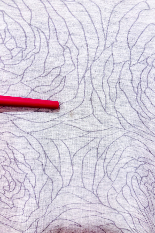 Chandail gris fleuri en coton ouaté seconde main - Reitmans- La Penderie du Paradis