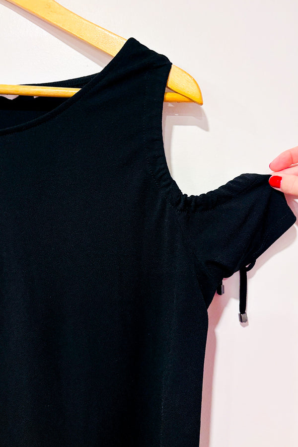 Tunique noire avec épaule dénudée seconde main - Reitmans- La Penderie du Paradis