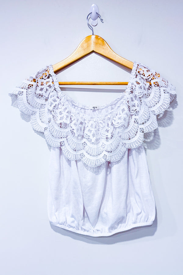 Haut blanc avec dentelle fleurie seconde main - Ardene- La Penderie du Paradis