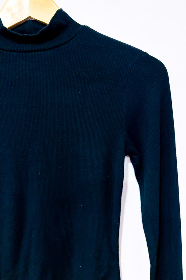 Chandail noir côtelé à col montant seconde main - Garage- La Penderie du Paradis