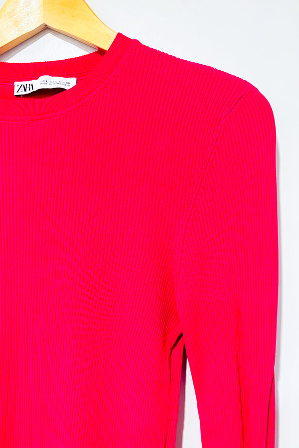 Chandail côtelé fuchsia ajusté* seconde main - Zara- La Penderie du Paradis