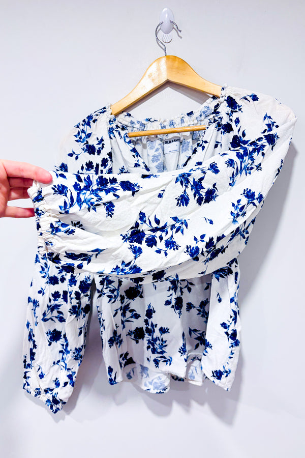 Blouse fluide blanche à fleurs bleues seconde main - Old Navy- La Penderie du Paradis