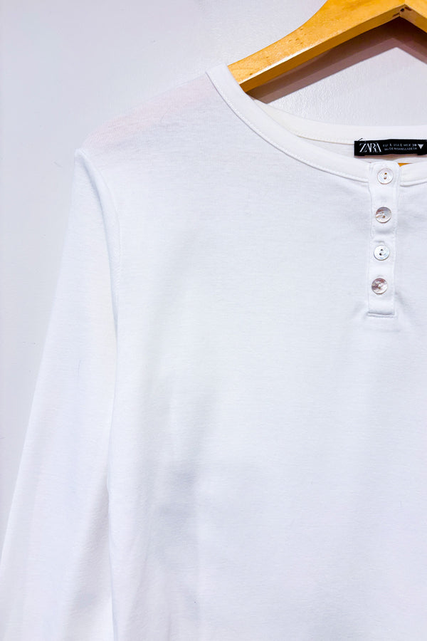 Chandail blanc basique à manches longues seconde main - Zara- La Penderie du Paradis
