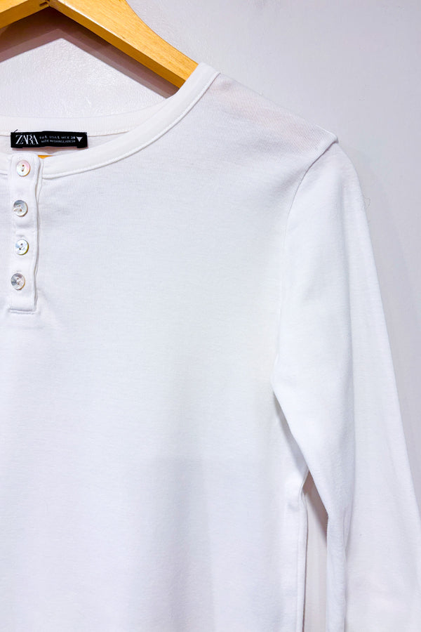 Chandail blanc basique à manches longues seconde main - Zara- La Penderie du Paradis