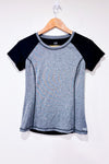 T-shirt sport gris et noir seconde main - Athletic Works- La Penderie du Paradis