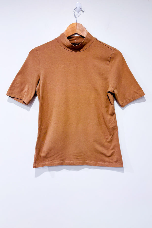 T-shirt taupe à col montant seconde main - Tag- La Penderie du Paradis